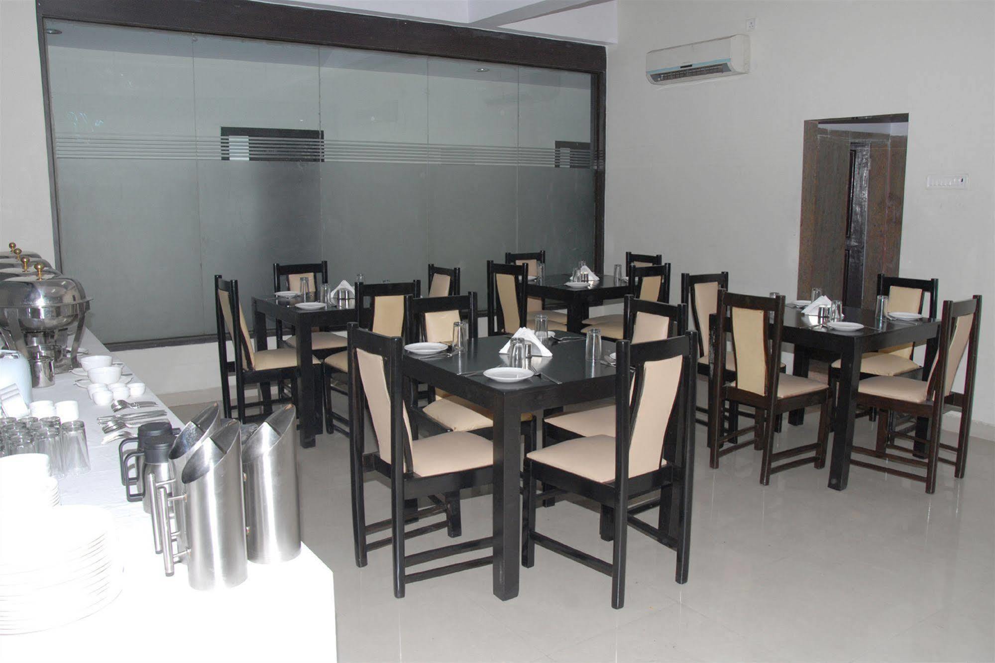 Hotel Enzo International Bengaluru Zewnętrze zdjęcie